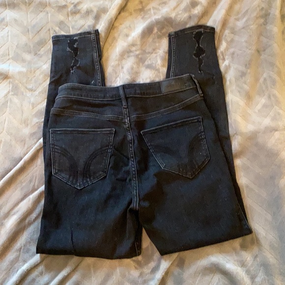 Hollister Jeans Size 5/Length 28” - Picture 2 of 3